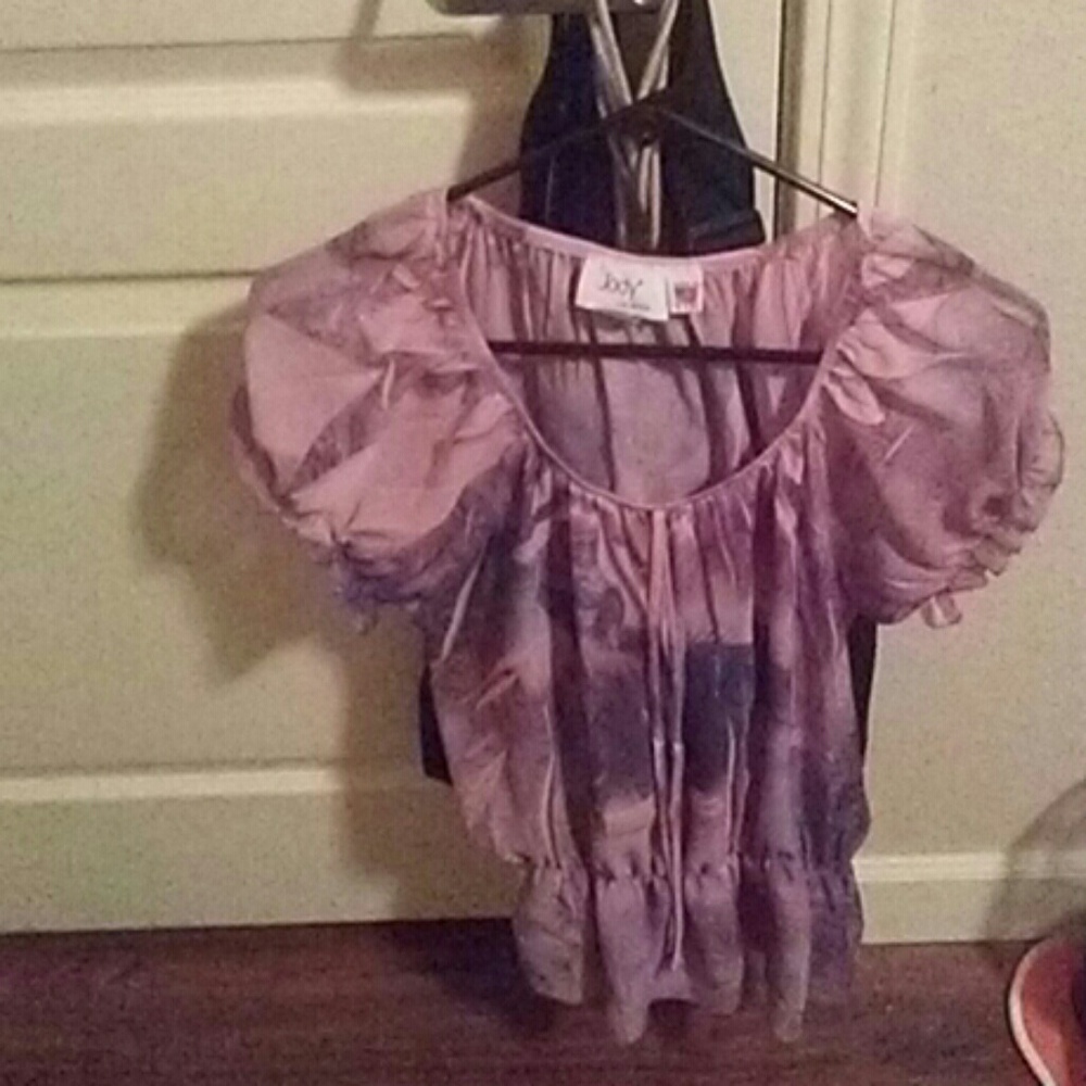 A woman dress shirt